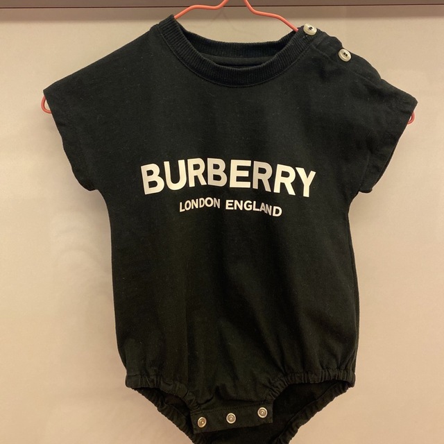 印象のデザイン 70 BURBERRY LONDON 定番カラーのボーダーロンパース