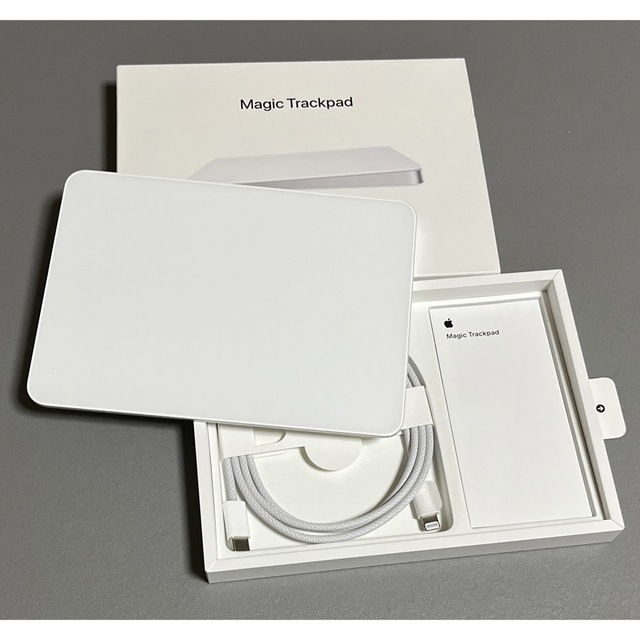 Apple(アップル)のApple Magic Trackpad 3 スマホ/家電/カメラのPC/タブレット(PC周辺機器)の商品写真