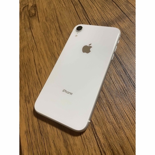 Apple(アップル)のiPhone Xr 64gb ホワイト スマホ/家電/カメラのスマートフォン/携帯電話(スマートフォン本体)の商品写真