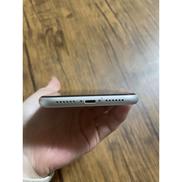 Apple(アップル)のiPhone Xr 64gb ホワイト スマホ/家電/カメラのスマートフォン/携帯電話(スマートフォン本体)の商品写真