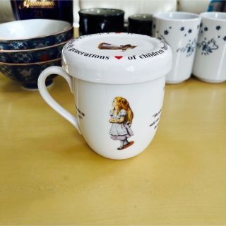 フシギノクニノアリス(ふしぎの国のアリス)の💕新品未使用💕前畑陶器💕マクミランアリス💕フィルター付マグカップ💕(グラス/カップ)