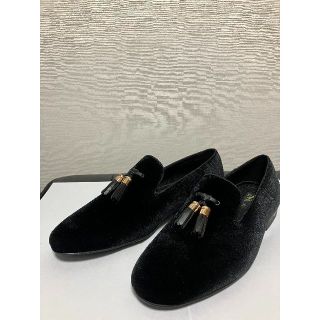 ザラ(ZARA)の【ZARA】ベロア調　タッセルローファー　ドレスシューズ　黒 39(スリッポン/モカシン)