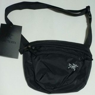 アークテリクス(ARC'TERYX)のアークテリクス   ブラック 黒  新品  ボディバッグ マンティス2(ボディーバッグ)