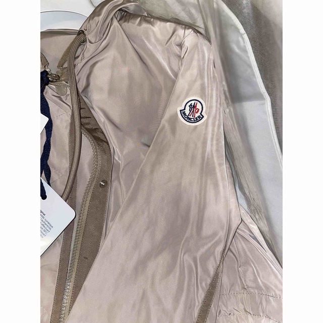 MONCLER(モンクレール)の［MONCLER] LEBRIS  フードブルゾン　売り切れました レディースのジャケット/アウター(スプリングコート)の商品写真