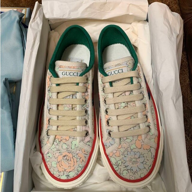 Gucci(グッチ)のGUCCI TENNIS 1977 LIBERTY LONDON SNEAKER レディースの靴/シューズ(スニーカー)の商品写真