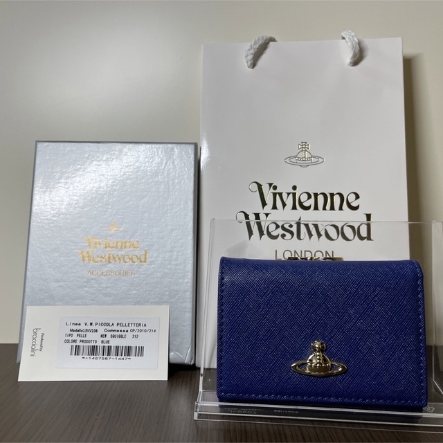 Vivienne Westwood(ヴィヴィアンウエストウッド)の✨新品✨ヴィヴィアンウエストウッド  三つ折財布 レディースのファッション小物(財布)の商品写真