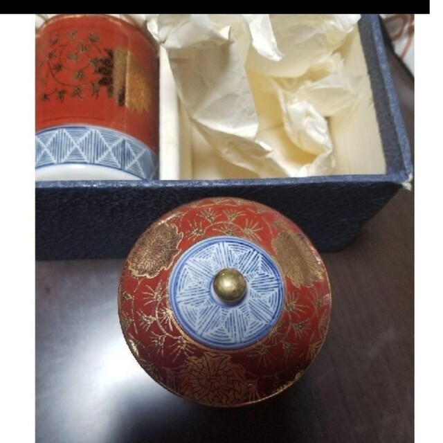 九谷青窯(クタニセイヨウ)のお値下げ九谷焼ペア湯飲みふたつきです エンタメ/ホビーの美術品/アンティーク(陶芸)の商品写真