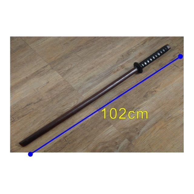  新品・未使  木刀　全長　102ｃｍ　剣道　鍔付き　お得２本セット スポーツ/アウトドアのスポーツ/アウトドア その他(その他)の商品写真