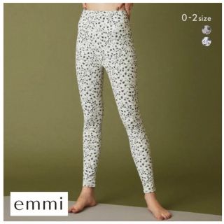 エミ(emmi)のemmi yoga フラワー　レギンス　ピンク　Mサイズ(ヨガ)