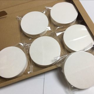 【新品未使用】紙コースター　無地　クリーム　120枚(テーブル用品)