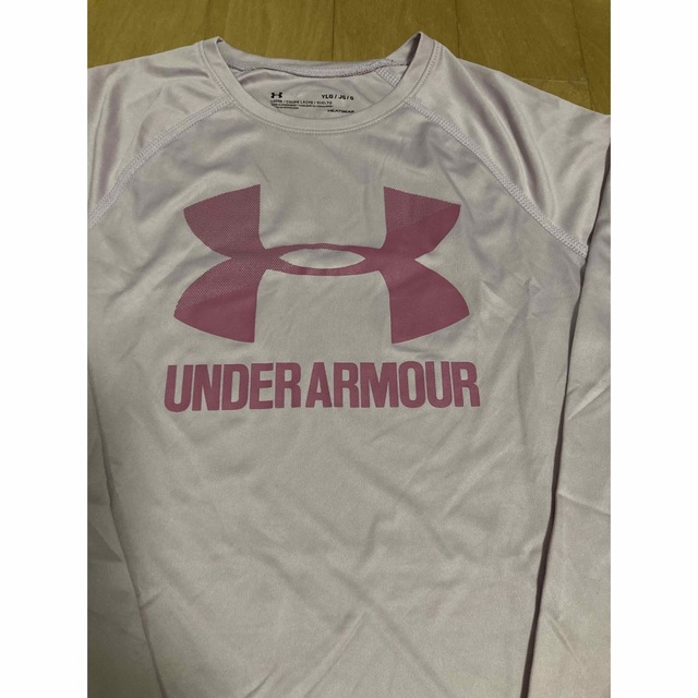 UNDER ARMOUR(アンダーアーマー)のアンダーアーマーＴシャツ キッズ/ベビー/マタニティのキッズ服女の子用(90cm~)(Tシャツ/カットソー)の商品写真