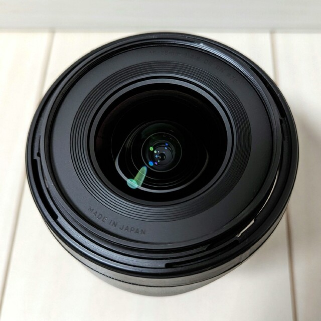 SIGMA(シグマ)のSIGMA 16-28mm F2.8 DG DN＋スキンシール スマホ/家電/カメラのカメラ(レンズ(ズーム))の商品写真