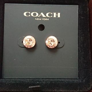 コーチ(COACH)のCOACHピアス ローズゴールド(ピアス)