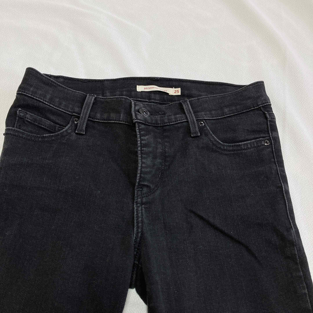 Levi's(リーバイス)のLevi's リーバイス　311 shaping skinny 25 黒デニム レディースのパンツ(デニム/ジーンズ)の商品写真