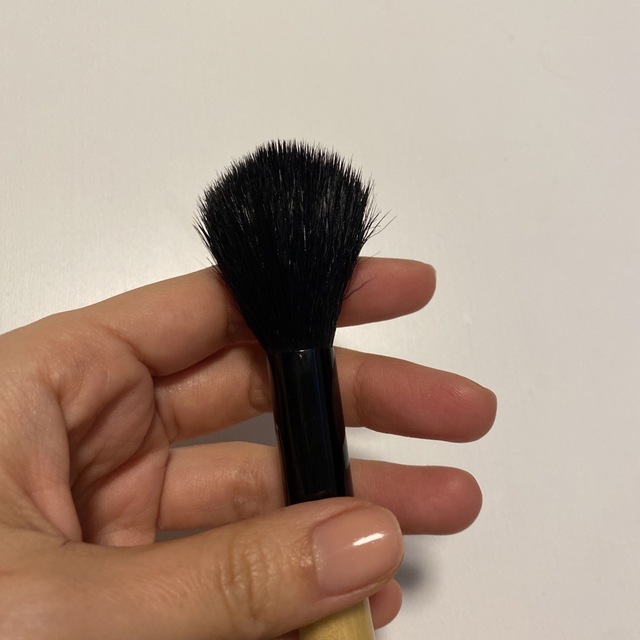 BOBBI BROWN(ボビイブラウン)のBOBBI BROWN パウダーブラシ　SHEER POWDER BRUSH コスメ/美容のメイク道具/ケアグッズ(ブラシ・チップ)の商品写真