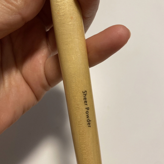 BOBBI BROWN(ボビイブラウン)のBOBBI BROWN パウダーブラシ　SHEER POWDER BRUSH コスメ/美容のメイク道具/ケアグッズ(ブラシ・チップ)の商品写真