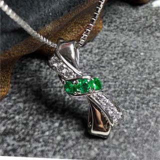 天然 エメラルド ダイヤ ペンダントトップ0.3ct pt900 ¥の通販 by Rui