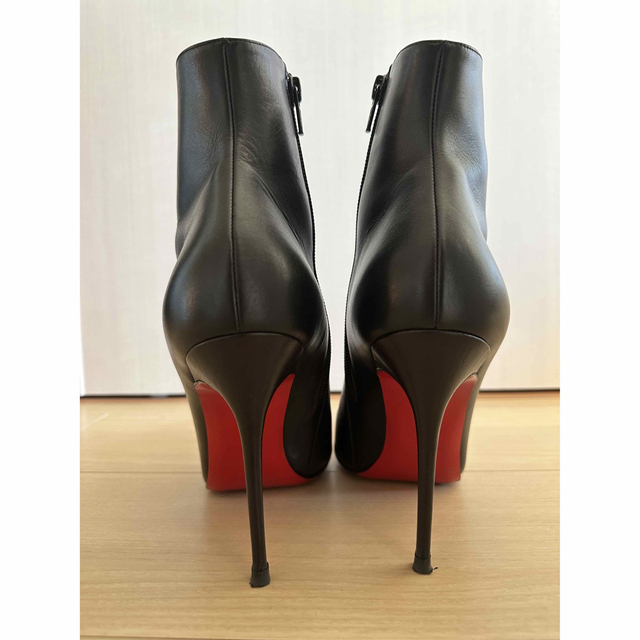 Christian Louboutin(クリスチャンルブタン)のクリスチャン ルブタン ショート ブーツ レディースの靴/シューズ(ブーツ)の商品写真