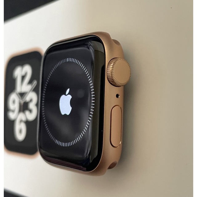 Apple Watch(アップルウォッチ)の【極美品】アップルApple Watch SE 40mm GPSモデル スマホ/家電/カメラのスマホ/家電/カメラ その他(その他)の商品写真