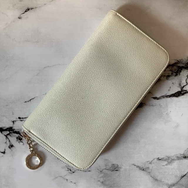 【美品】ブルガリ★長財布★ラウンドファスナー★白★BVLGARI