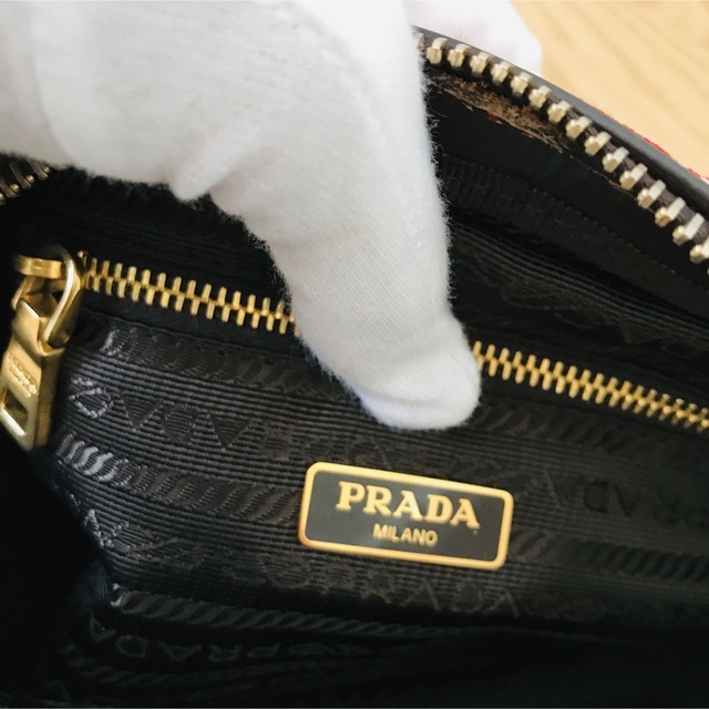 希少!! PRADA ポーチ チェック 赤-