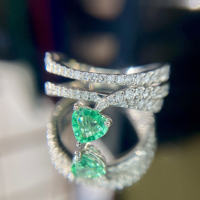 新到着 天然 中宝研ブラジル PT 計1.059ct ダイヤモンド パライバ