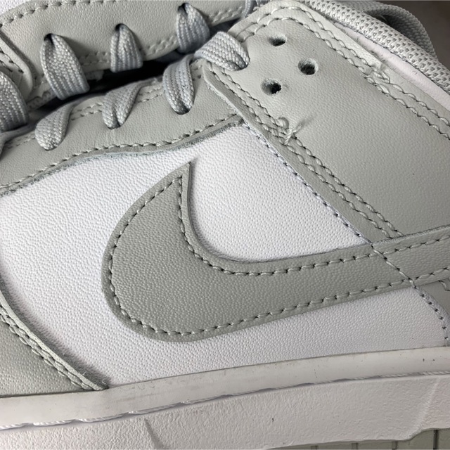 NIKE(ナイキ)のNike Dunk Low Grey Fog 25cm 新品未使用グレーホワイト メンズの靴/シューズ(スニーカー)の商品写真