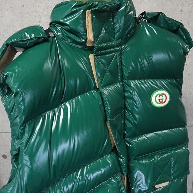 銀座店 グッチ 美品 フード付き ダウンベスト size:44 緑 90377