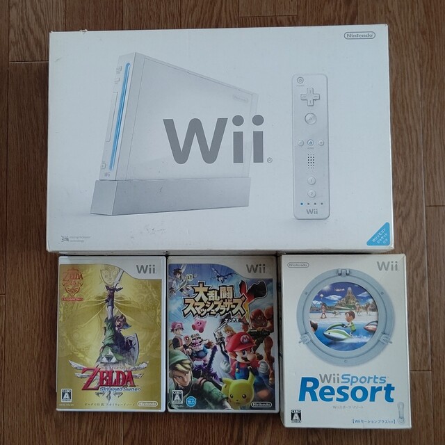 任天堂(ニンテンドウ)のNintendo Wii RVL-S-WD 本体 ゲームソフト3個 リモコン個 エンタメ/ホビーのゲームソフト/ゲーム機本体(家庭用ゲーム機本体)の商品写真