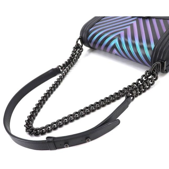 新品同様 シャネル CHANEL ボーイシャネル シェブロン Vステッチ チェーン ショルダー バッグ レザー ブラック 虹色 A67086 VLP 90181996