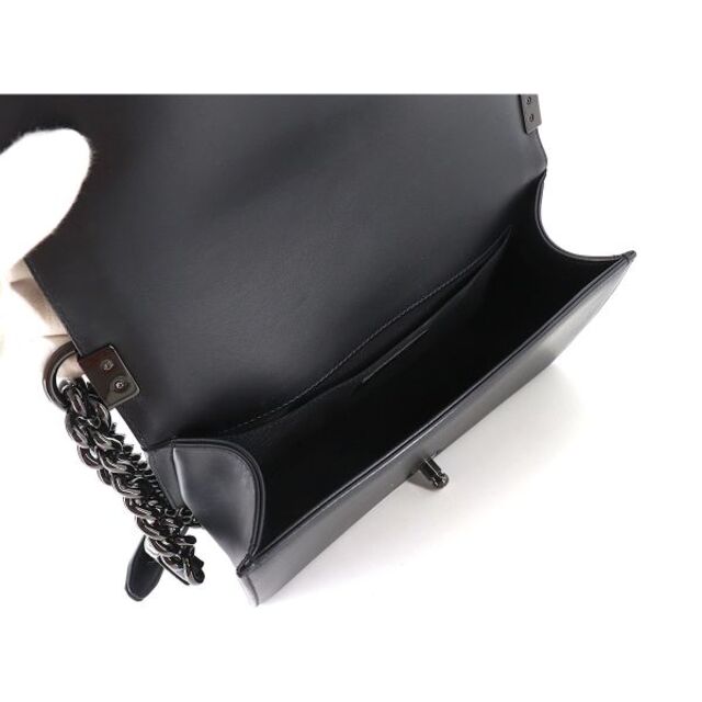 新品同様 シャネル CHANEL ボーイシャネル シェブロン Vステッチ チェーン ショルダー バッグ レザー ブラック 虹色 A67086 VLP 90181996