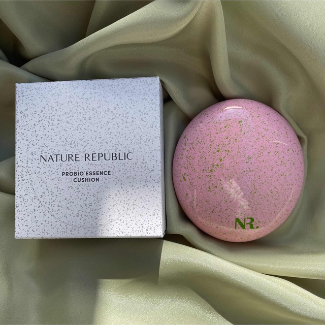 NATURE REPUBLIC(ネイチャーリパブリック)のPROBIO エッセンスクッション　 コスメ/美容のベースメイク/化粧品(ファンデーション)の商品写真