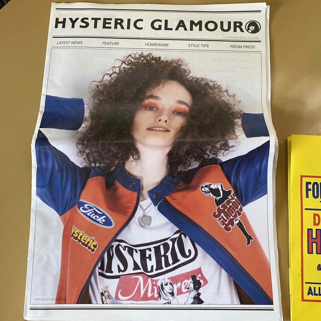 HYSTERIC GLAMOUR(ヒステリックグラマー)のヒステリックグラマータブロイド&紙袋 エンタメ/ホビーのフィギュア(その他)の商品写真