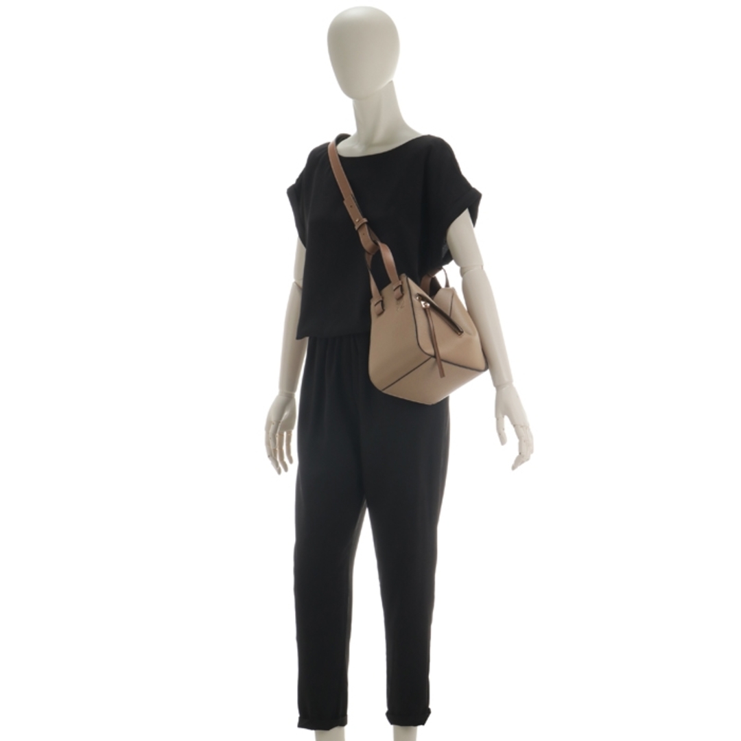 LOEWE - ロエベ LOEWE ショルダーバッグ HAMMOCK コンパクト LOEWE - ロエベ LOEWE ショルダーバッグ HAMMOCK コンパクト