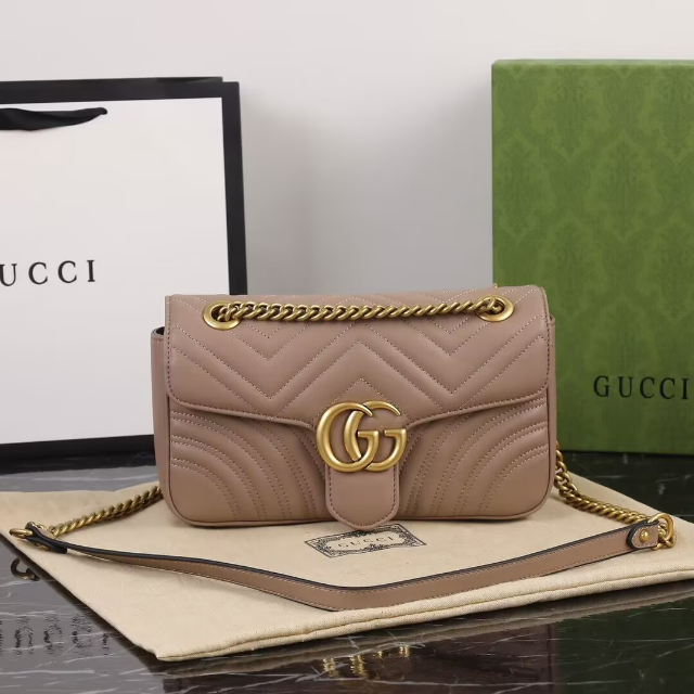 ファッションなデザイン Gucci - Gucci グッチ レザー GGマーモント