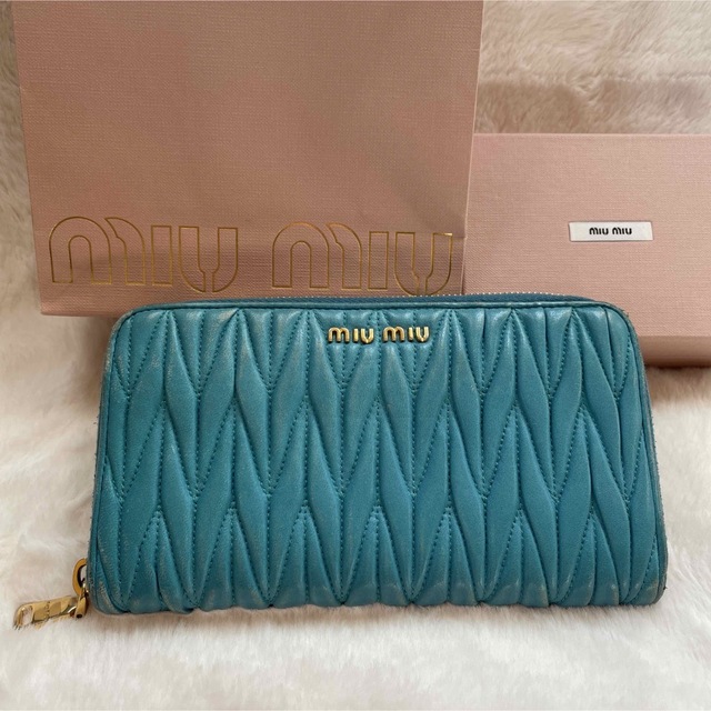 MIUMIU マテラッセ ラウンドファスナー長財布 エメラルドグリーン | フリマアプリ ラクマ