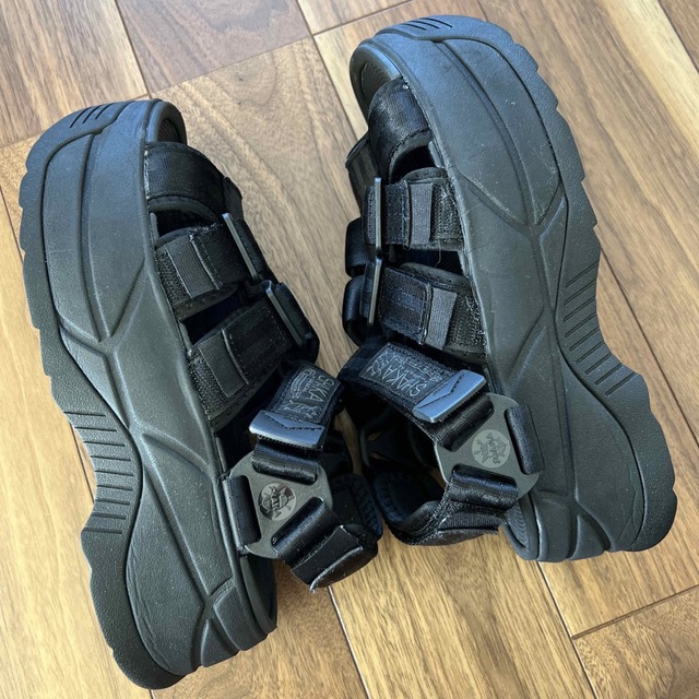 SHAKA(シャカ)のSHAKA厚底バルキーサンダル TEVA AMERI todayful ZARA レディースの靴/シューズ(サンダル)の商品写真