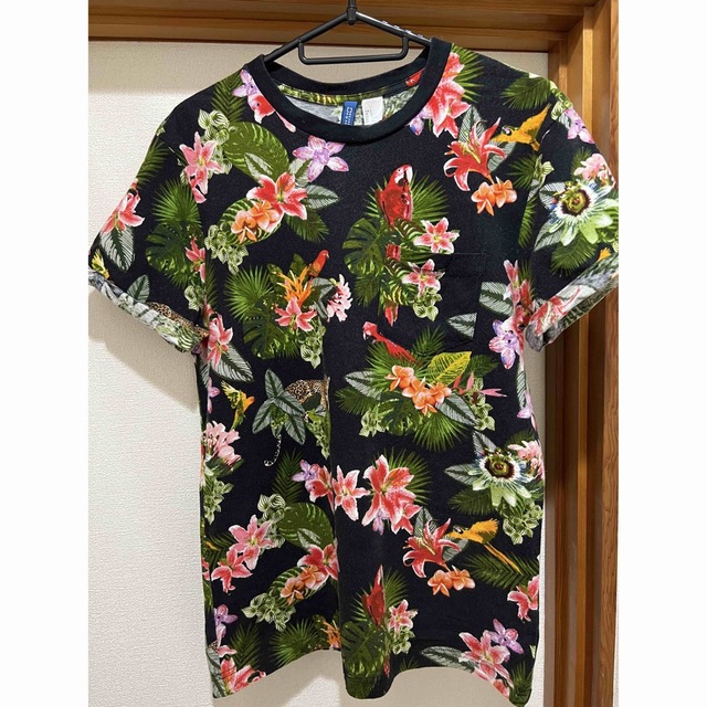 H&M 花柄シャツ メンズのトップス(Tシャツ/カットソー(半袖/袖なし))の商品写真