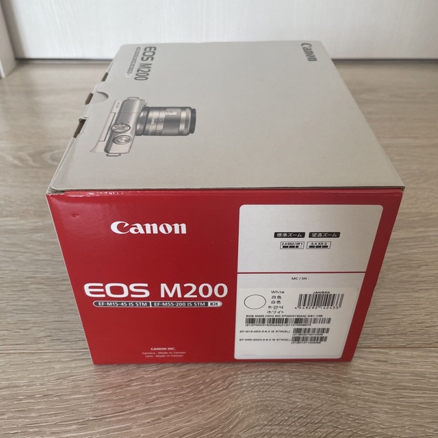 Canon(キヤノン)の【新品未使用】Canonキヤノン EOS M200 ダブルズームキット ホワイト スマホ/家電/カメラのカメラ(ミラーレス一眼)の商品写真