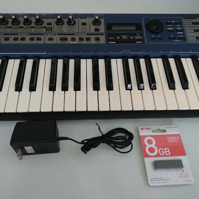 Roland(ローランド)のRoland JX-305 groove synth 楽器の鍵盤楽器(キーボード/シンセサイザー)の商品写真