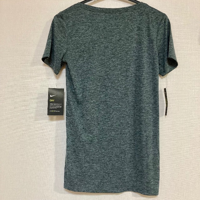 NIKE(ナイキ)のNIKE ナイキ コストコ レディース レジェンド ドライ フィット Tシャツ レディースのトップス(Tシャツ(半袖/袖なし))の商品写真