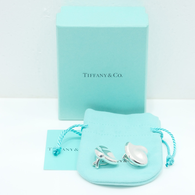 Tiffany & Co.(ティファニー)の【TIFFANY&Co.】ティファニー カーブド ハート シルバー925 レディース イヤリング レディースのアクセサリー(イヤリング)の商品写真