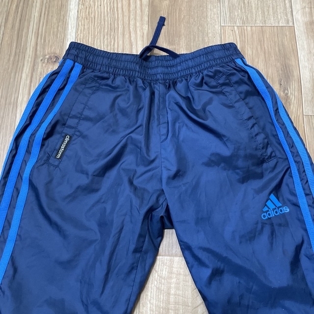 adidas(アディダス)のadidas シャカシャカパンツ　140  美品 スポーツ/アウトドアのサッカー/フットサル(ウェア)の商品写真