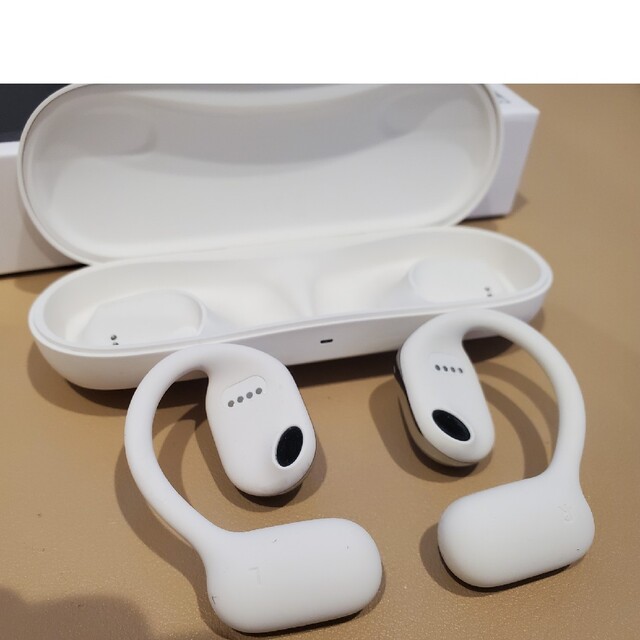 美品 動作品 Oladance ウェアラブルステレオ シルバー 美品 動作品 Oladance ウェアラブルステレオ シルバー