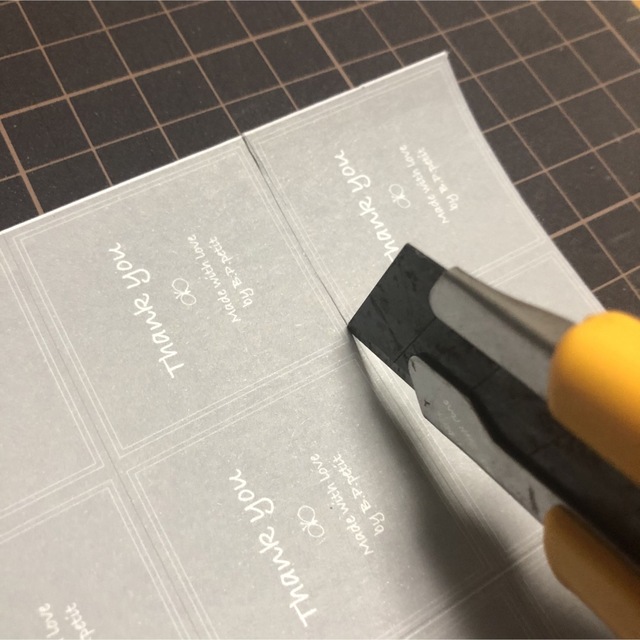サンキューシール 正方形 2シート(48枚) 96回分 セルフカット ハンドメイドの文具/ステーショナリー(カード/レター/ラッピング)の商品写真
