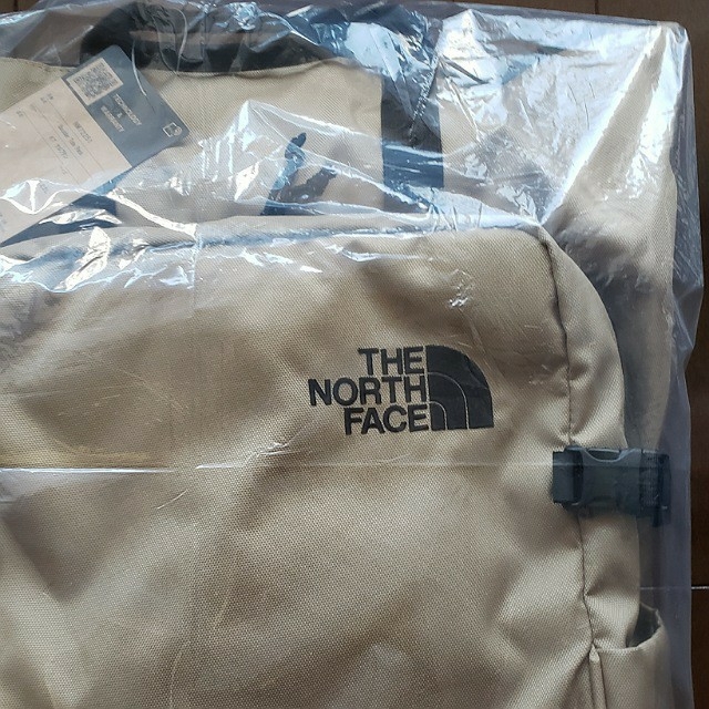 THE NORTH FACE(ザノースフェイス)のノースフェイス   ケルプタン  ベージュ  人気色  ボルダートートパック メンズのバッグ(バッグパック/リュック)の商品写真