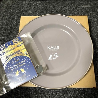 カルディ(KALDI)のカルディ　ネコの日バッグ　皿　カレンダー　2023(食器)