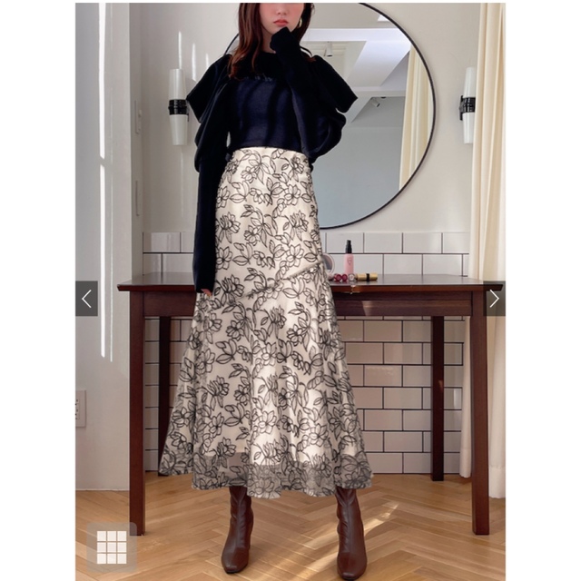 GRL(グレイル)の【まる様専用】GRL 花柄刺繍バイカラーマーメイドスカート　tu368 レディースのスカート(ロングスカート)の商品写真
