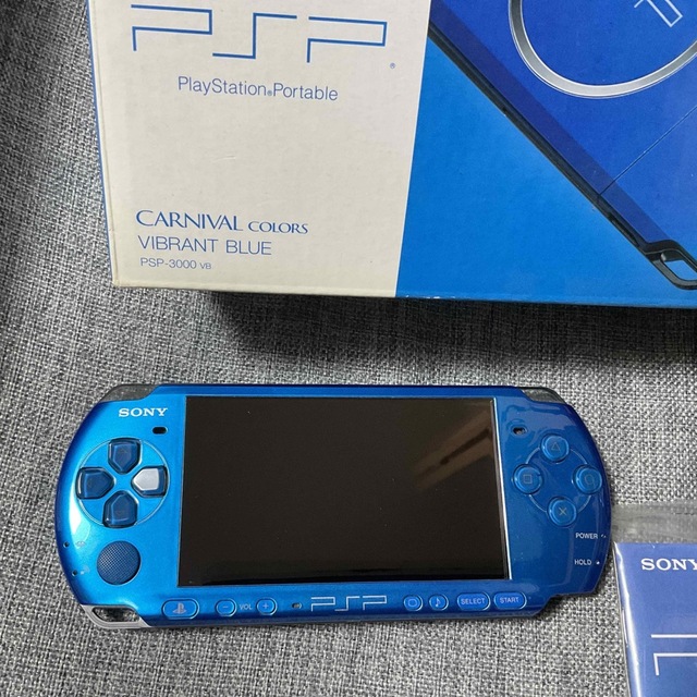 PlayStation Portable(プレイステーションポータブル)のPSP 3000 本体 ブルー 箱 説明書　ソフト エンタメ/ホビーのゲームソフト/ゲーム機本体(携帯用ゲーム機本体)の商品写真