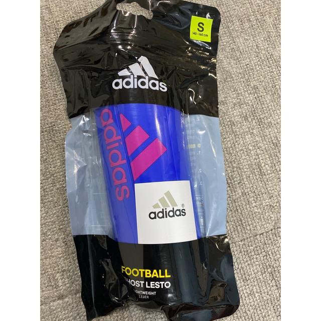 adidas(アディダス)のadidas サッカー　脛当て　sサイズ スポーツ/アウトドアのサッカー/フットサル(その他)の商品写真